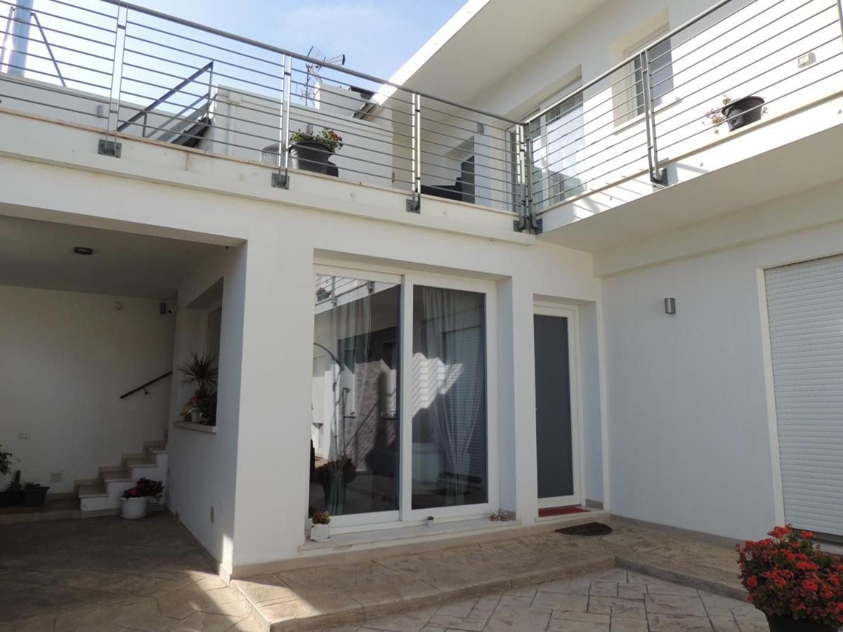 Il Colle Del Barone Bed & Breakfast Capoterra Exterior photo